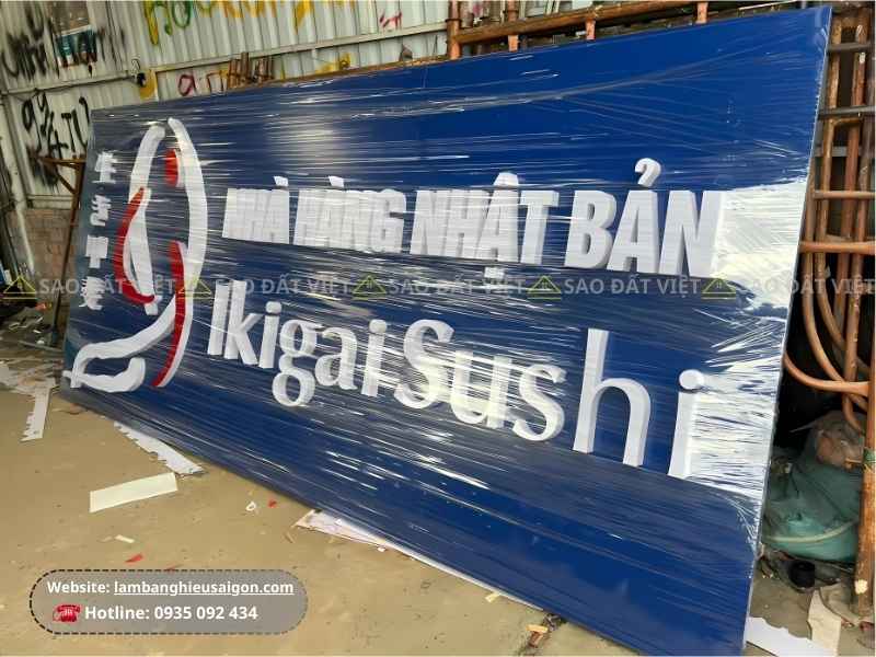 Bảng hiệu nhà hàng