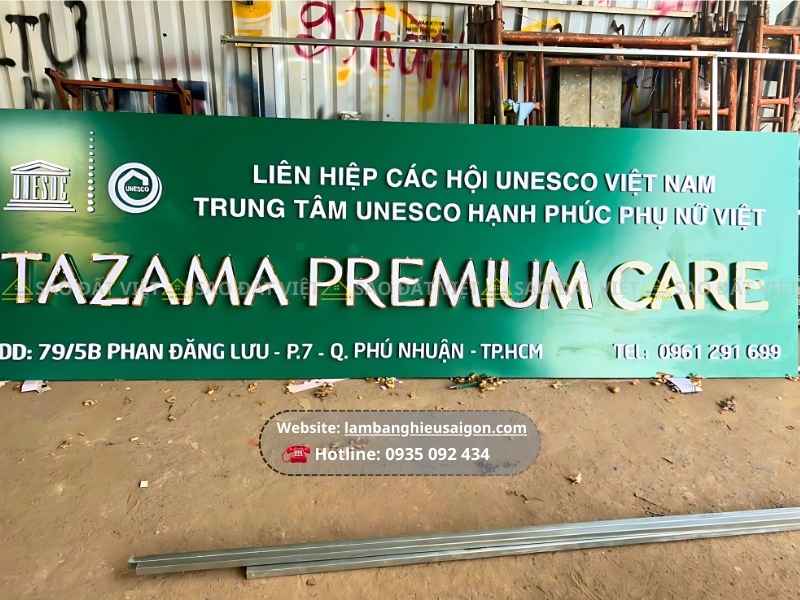Bảng hiệu trung tâm liên hiệp phụ nữ