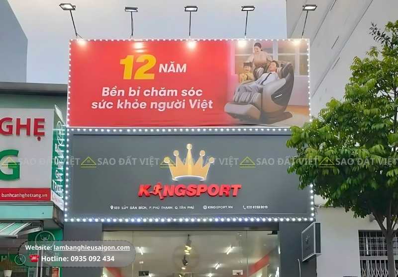 Bảng hiệu cửa hàng dụng cụ thể thao