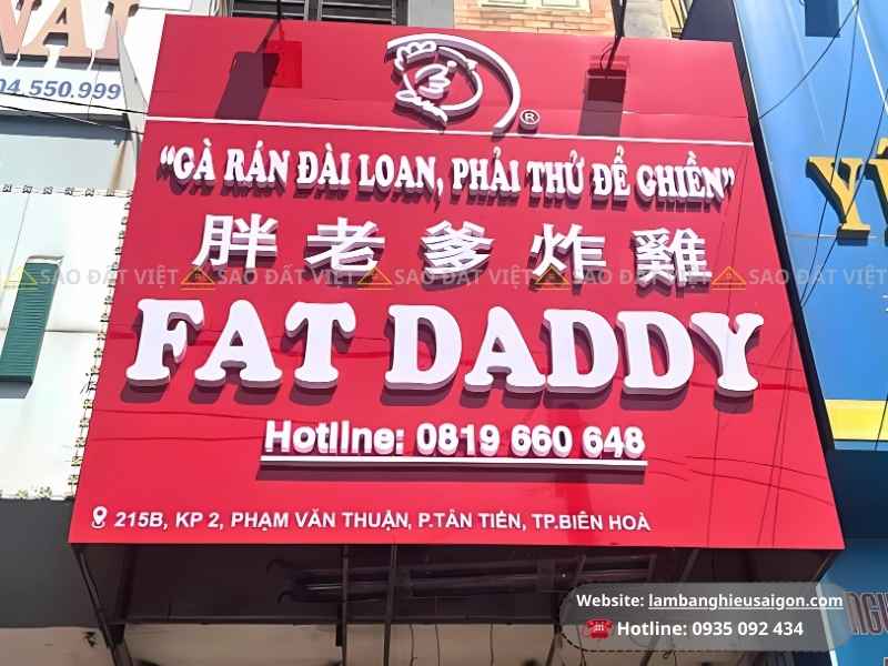 Bảng hiệu cửa hàng ăn uống